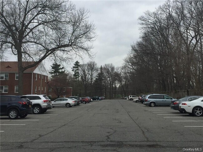 Building Photo - 175 Bryant Crescent