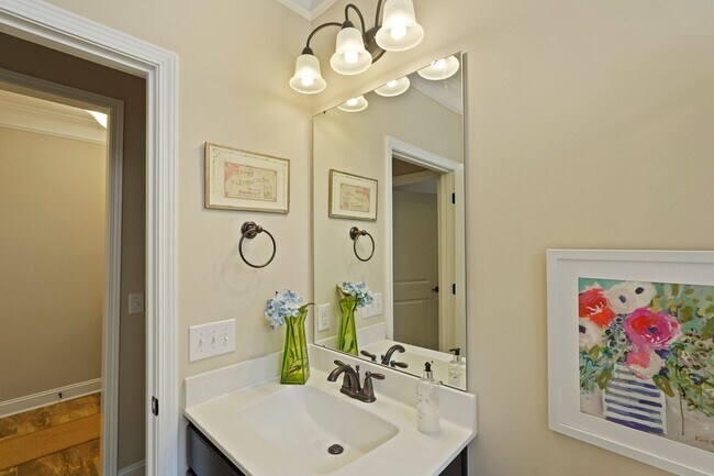 Building Photo - 10 Chicory Ct