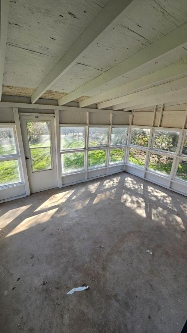 Building Photo - 3 bedroom 1 bathroom with 1 car garage in 76107