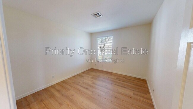 Building Photo - 10844 Sabre Hill Dr