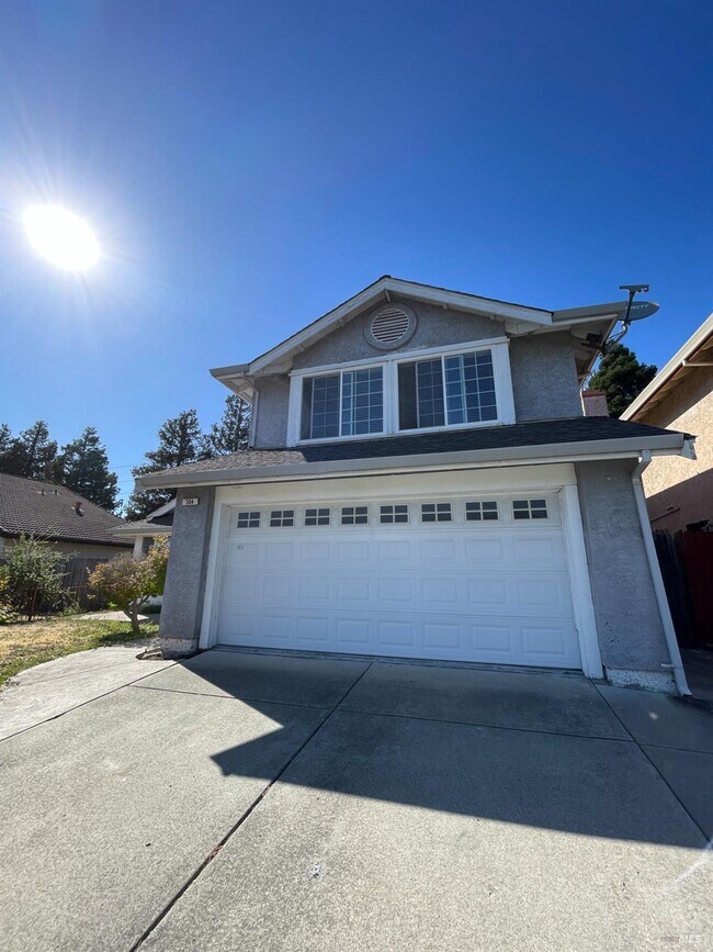 Building Photo - 304 Kingsly Ln