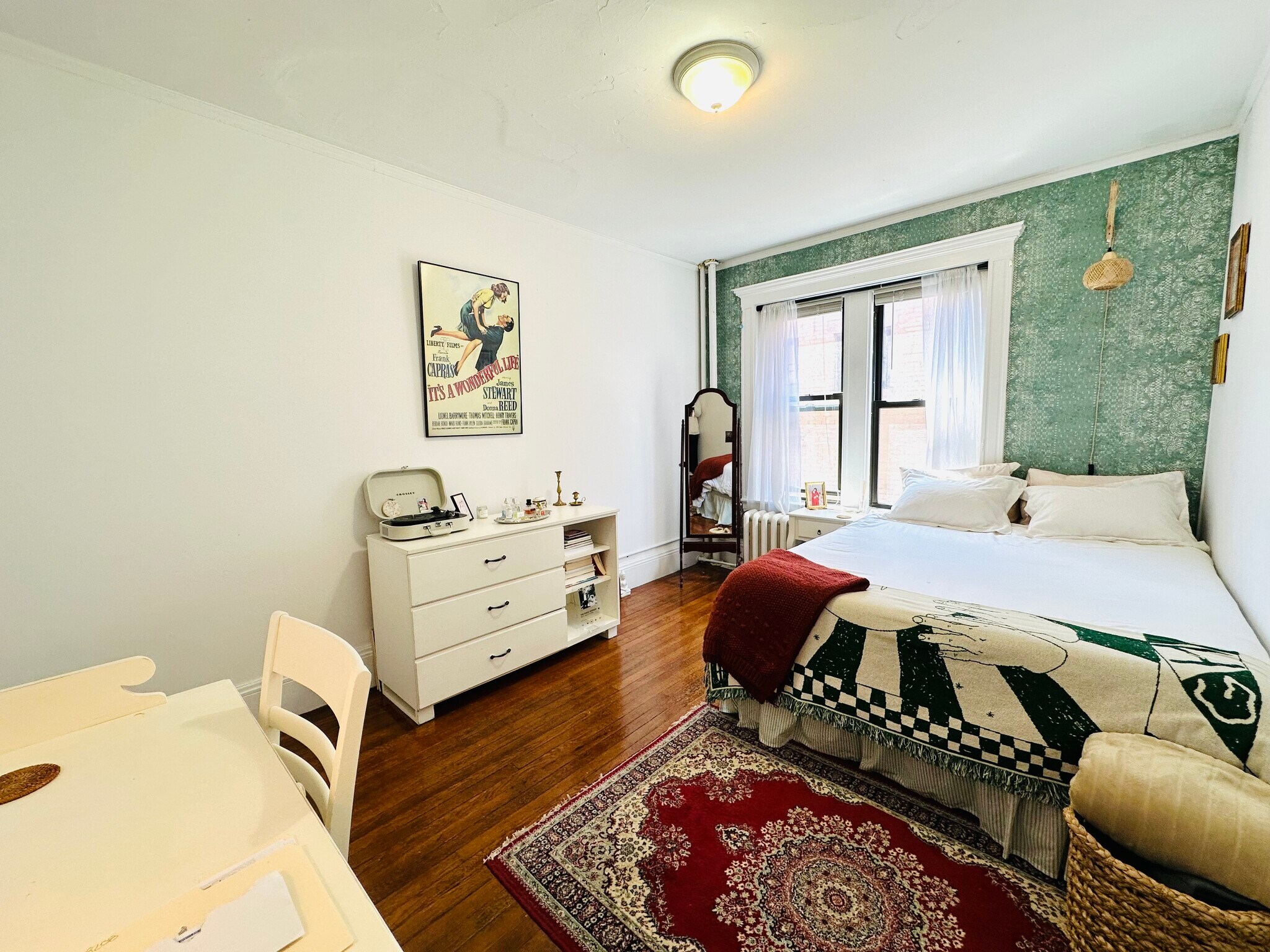 Building Photo - 458 Park Dr