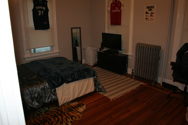 Bedroom - 198 Summit St