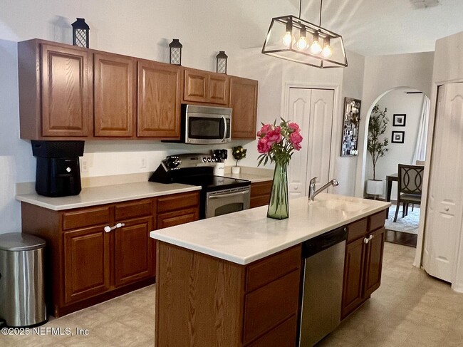 Building Photo - 75245 Fern Creek Dr