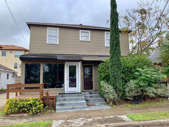 Building Photo - 2016 Dunlavy St