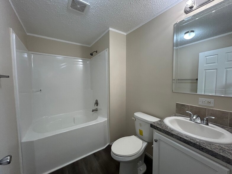 Building Photo - 2341 Oakgrove Dr