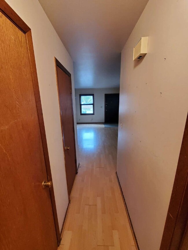 Building Photo - 1112 S 62nd St