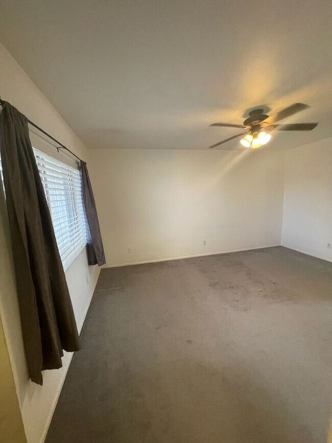 Building Photo - Charming 3 Bedroom Home | Oversized Backyard on Corner Lot