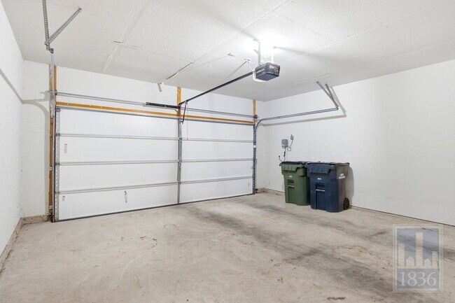 Building Photo - 216 Big Cypress Byu Rd