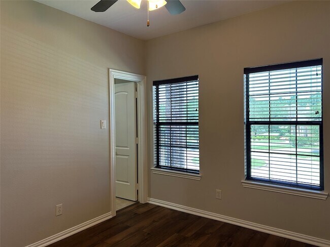 Building Photo - 101 Silverwood Ranch Estates