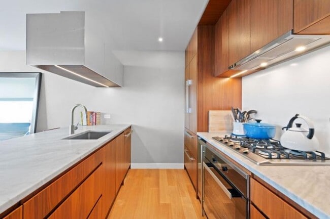 Building Photo - 2 bedroom in Long Island City NY 11101
