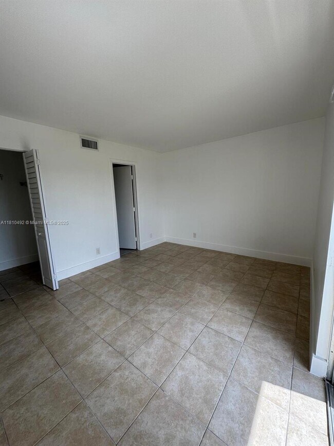 Building Photo - 8610 N Sherman Cir