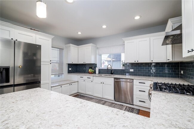 Building Photo - 57 Island Pkwy