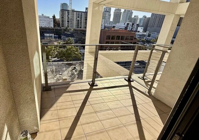 Building Photo - Spacious Studio with 2 Parking Spaces, W/D, Large Patio available in Cortez Hill