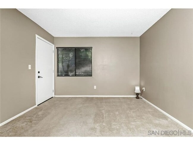 Building Photo - 7865 Golfcrest Dr