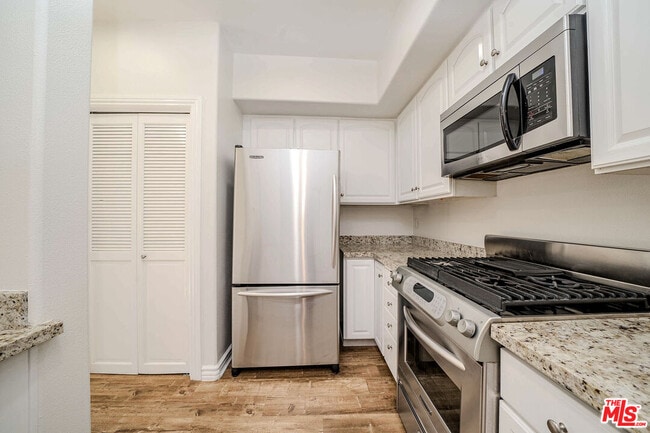 Building Photo - 2311 Schader Dr