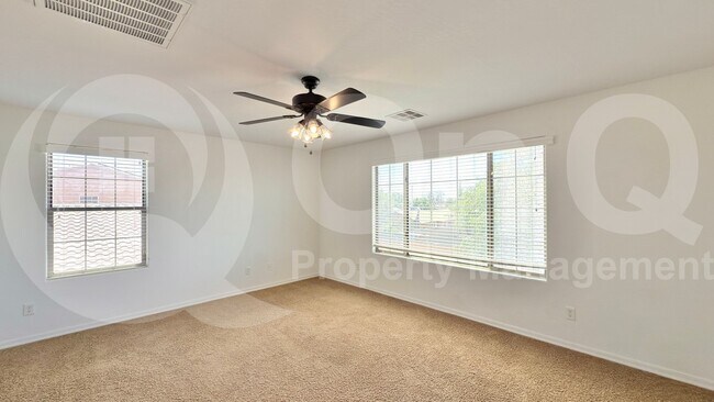 Building Photo - 730 N Robins Way