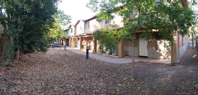 Building Photo - 835 H St