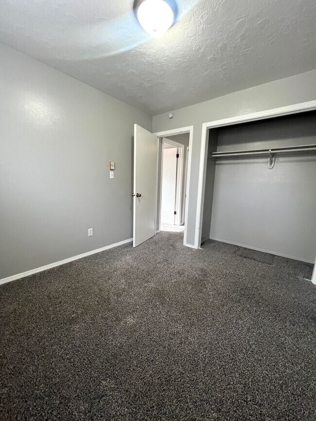 Building Photo - 5017-5019 Bannock Hwy