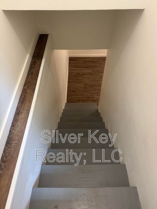 Building Photo - 1603 Hutsell Dr