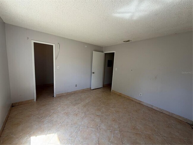 Building Photo - 5225 Via Hacienda Cir