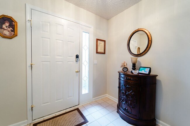 Building Photo - 3 Bed, 2 bath, in Hot Springs Village