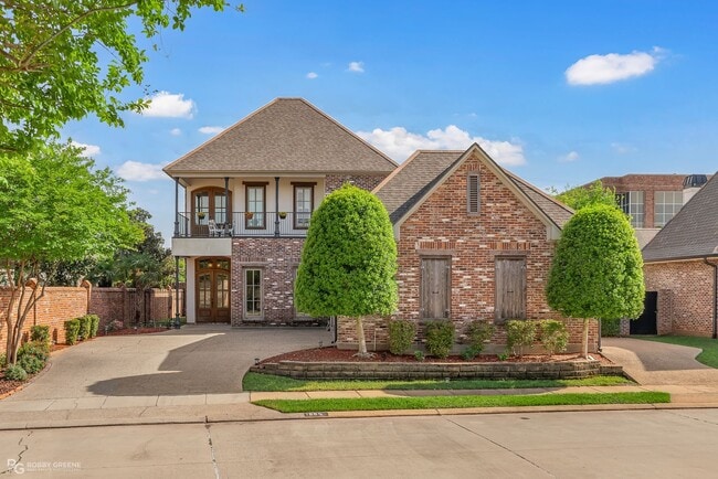 Primary Photo - Oak Alley Neighborhood!