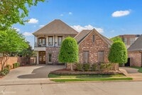 Building Photo - Oak Alley Neighborhood!