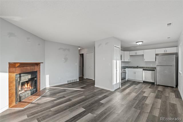 Building Photo - 3445 Cochran Dr