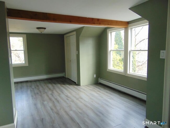 Building Photo - 446 Fall Mountain Rd
