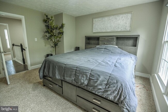 Building Photo - Townhome Chestnut Cove