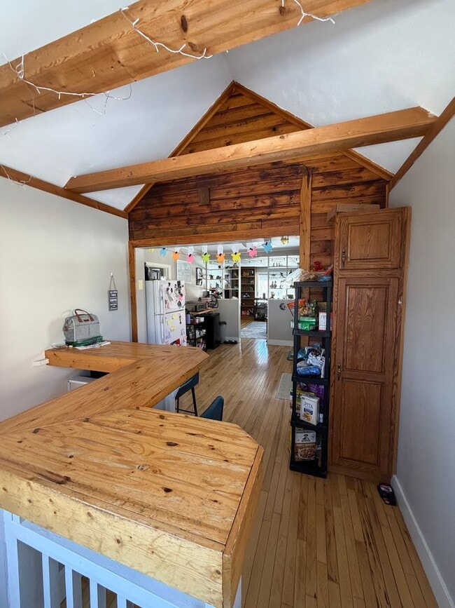 Building Photo - AVAILABLE JUNE 1ST 2026 - Beautiful 3 bed/2 bath House