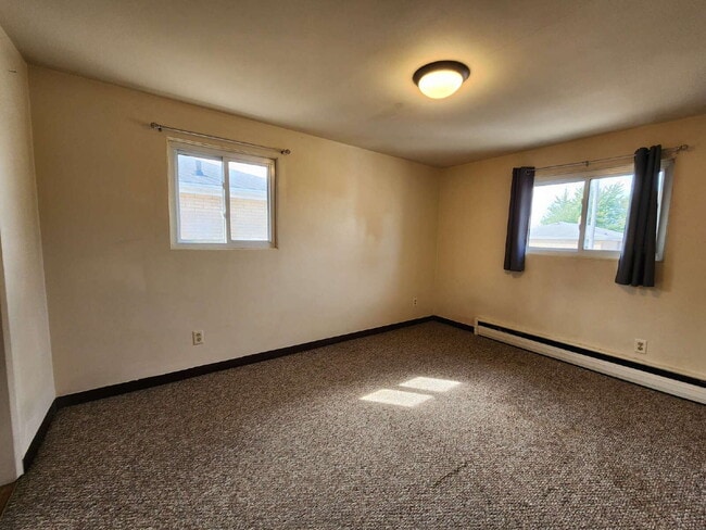 Building Photo - 1 Bedroom Apartment with balcony