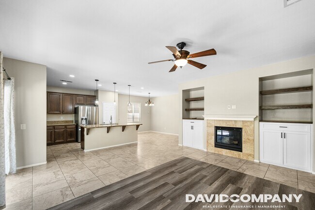 Building Photo - 1105 N Yucca Ave