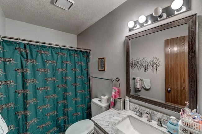 Building Photo - 4025 Wild Flower Dr