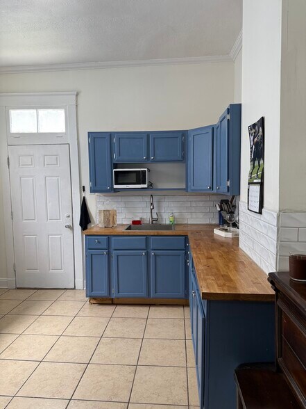 Building Photo - 504 S Murat St