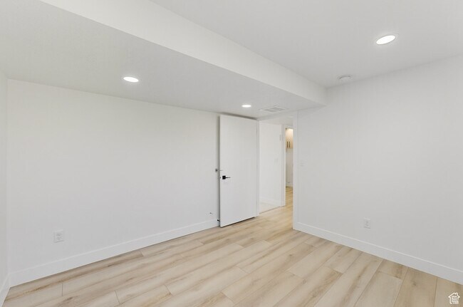 Building Photo - 5866 N Fork Rd