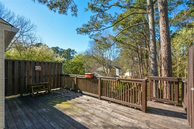 Building Photo - 115 Arborfield Way