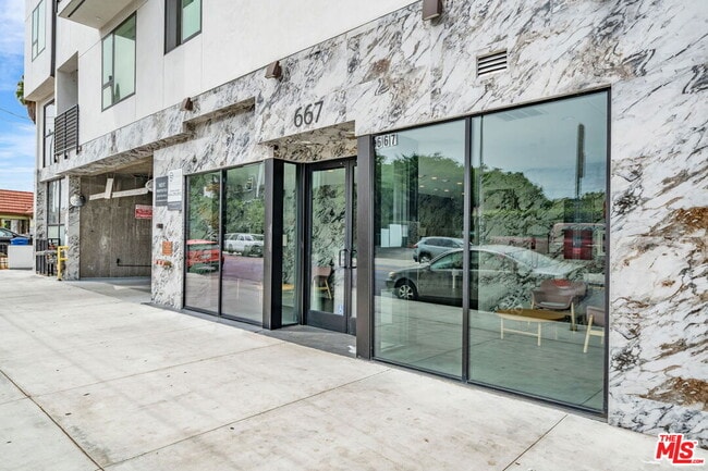 Building Photo - 667 Wilton Pl