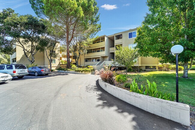 Building Photo - 1453 Neotomas Ave