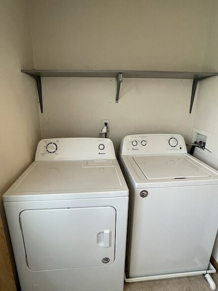 Building Photo - 6032 Park Ridge Rd