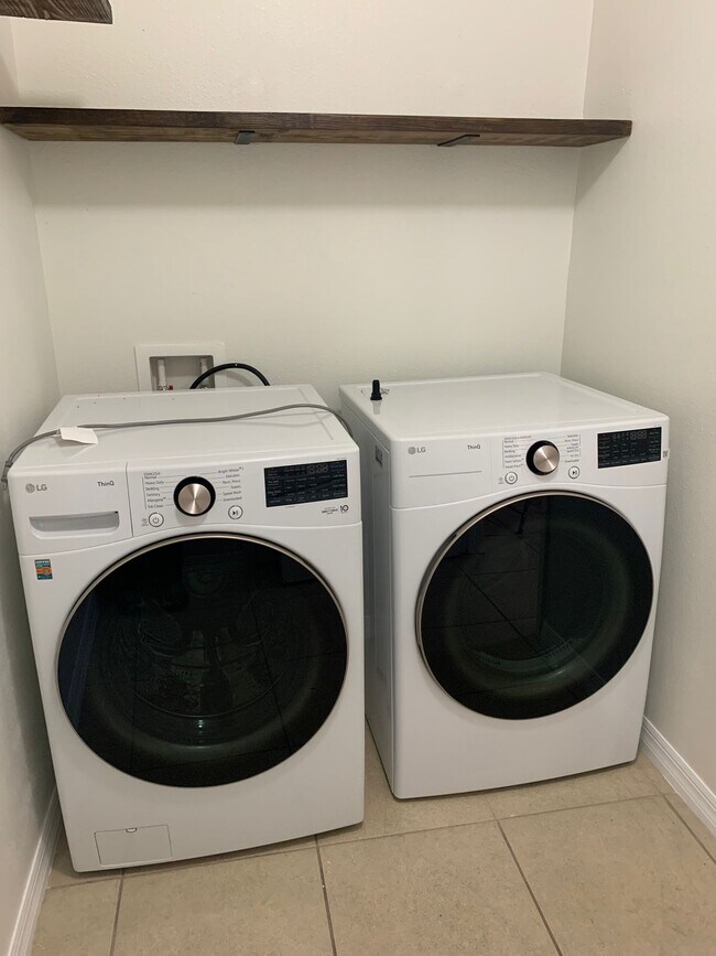 Building Photo - 224 Hamlet Rd