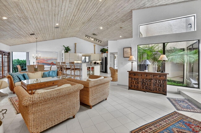 Building Photo - 22519 Esplanada Cir