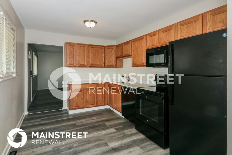 Building Photo - 5112 Benham Dr