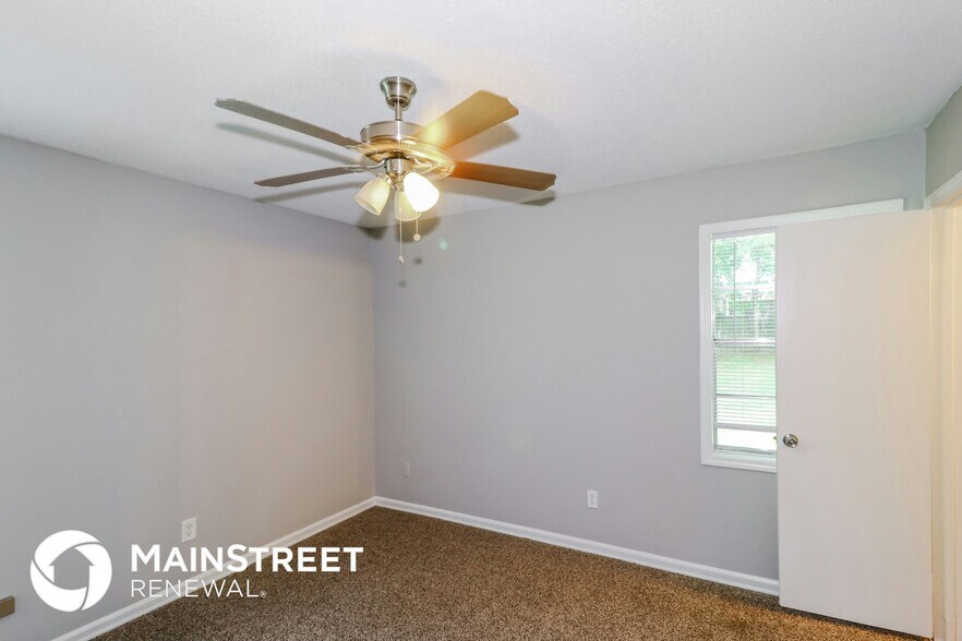 Building Photo - 4042 Chinaberry Cove