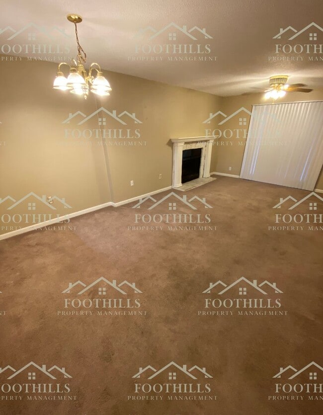 Building Photo - 2 bedroom, 2 bathroom condominium unit nea...