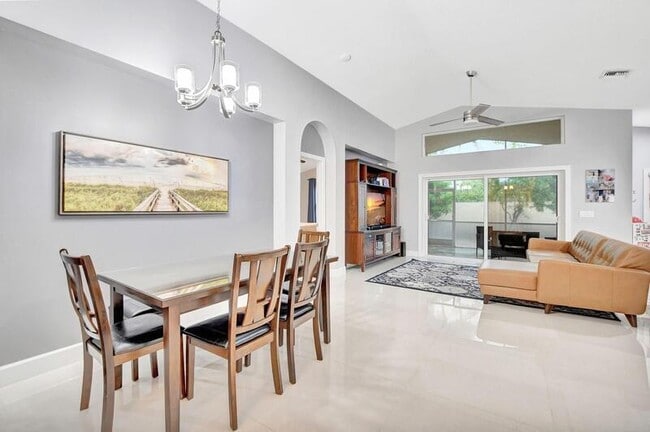 Building Photo - 22687 Royal Crown Terrace E