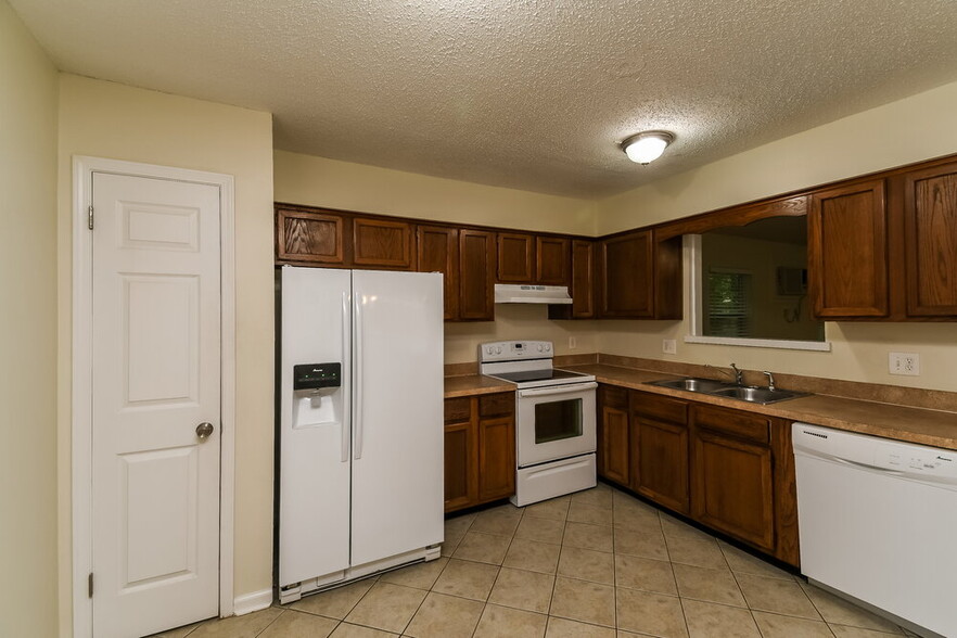 Building Photo - 10474 Indian Walk Rd