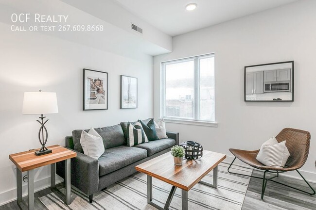 Building Photo - The Royal JR 1 Bed Apartment