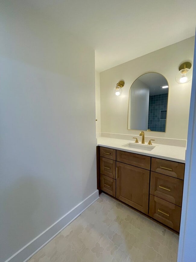 Building Photo - 323 50th Ave N